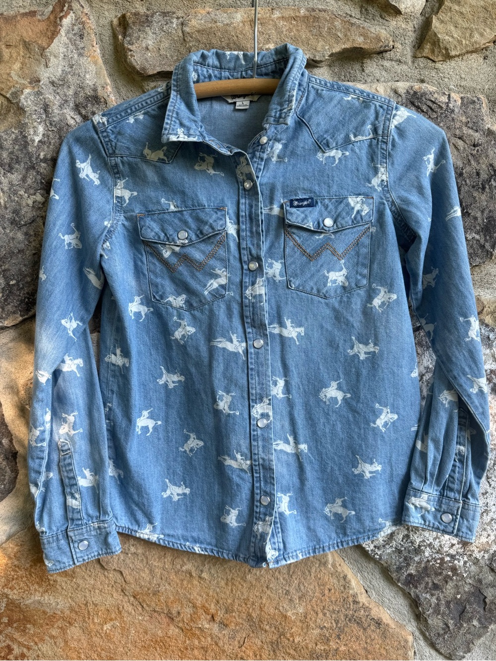 Wrangler Chambray Denim Western Shirt with Pearl Buttons Bucking Bronco Girls L